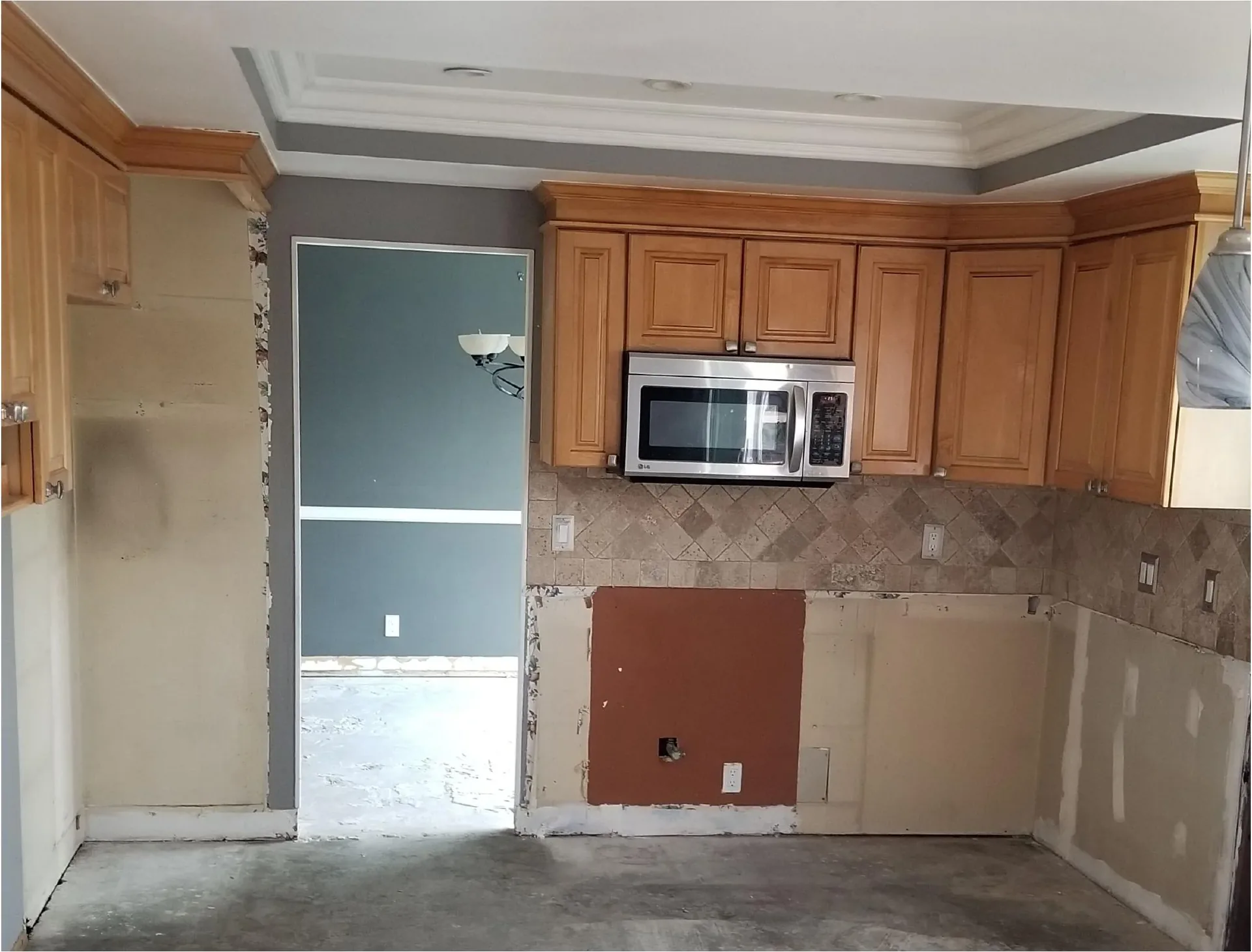 Kitchen with Range Hood - before